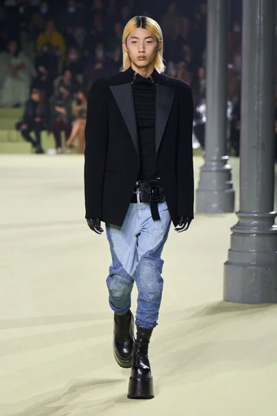 Look 90